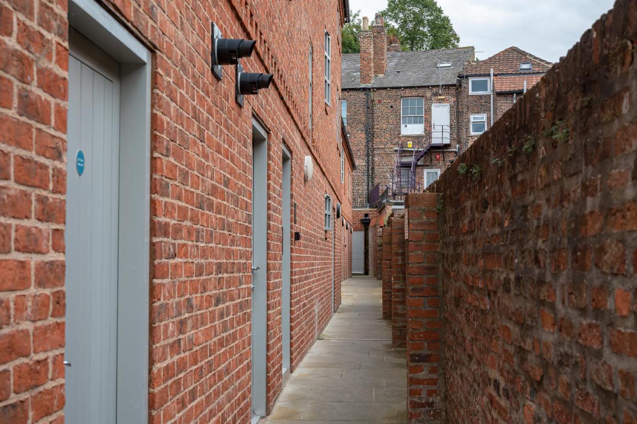 The Falcon Tap Apartment York Exterior foto