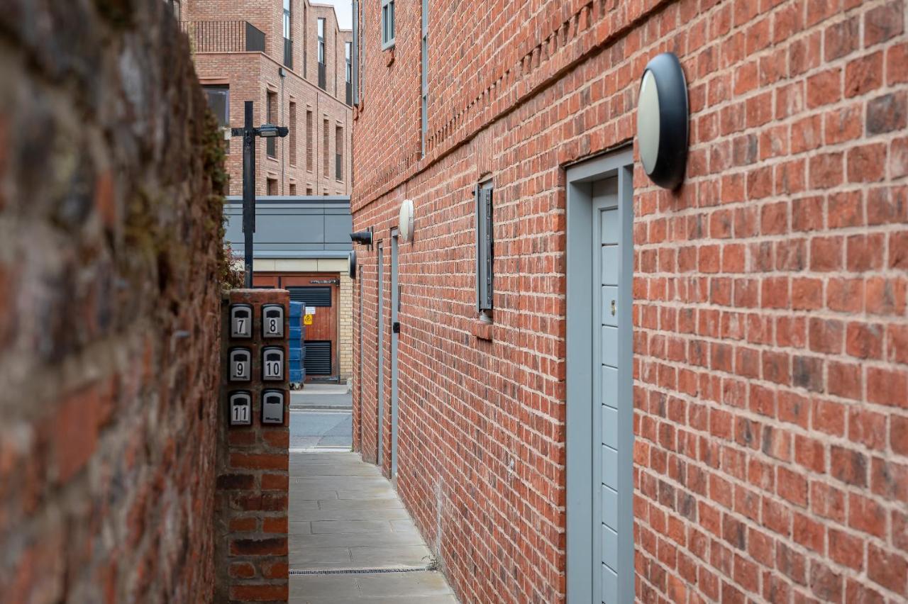 The Falcon Tap Apartment York Exterior foto